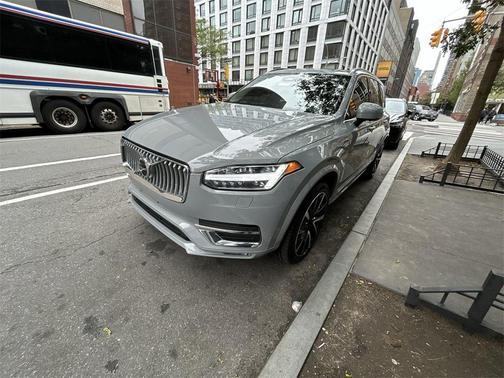 2024 Volvo XC90 B5 Plus Bright Theme