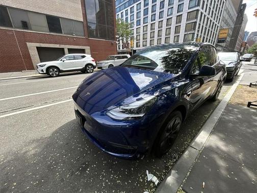 2024 Tesla Model Y Long Range Dual Motor All-Wheel Drive