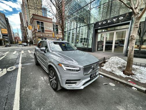 2024 Volvo XC90 B6 Plus Bright Theme 7-Seater