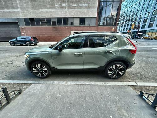 Sage Green Metallic 2023 Volvo XC40 B5 Plus Dark Theme
