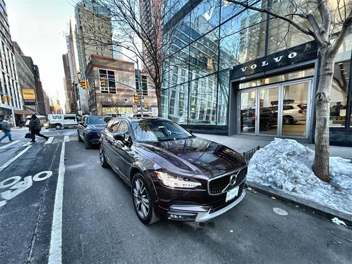 2017 Volvo V90 Cross Country T6