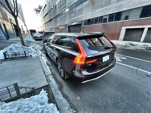 2017 Volvo V90 Cross Country T6