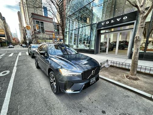 Denim Blue Metallic 2024 Volvo XC60 B5 Core Dark Theme