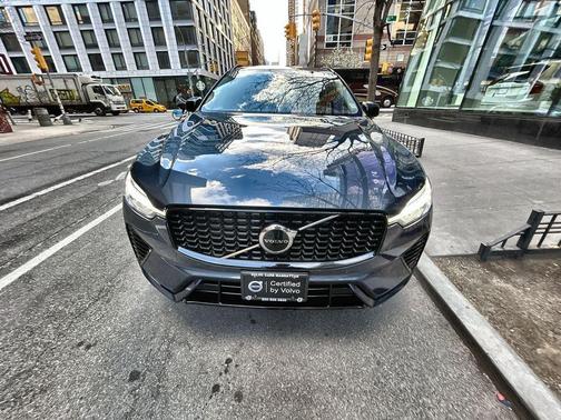 Denim Blue Metallic 2024 Volvo XC60 B5 Core Dark Theme