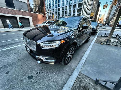 Onyx Black Metallic 2023 Volvo XC90 B6 Ultimate 7-Seater