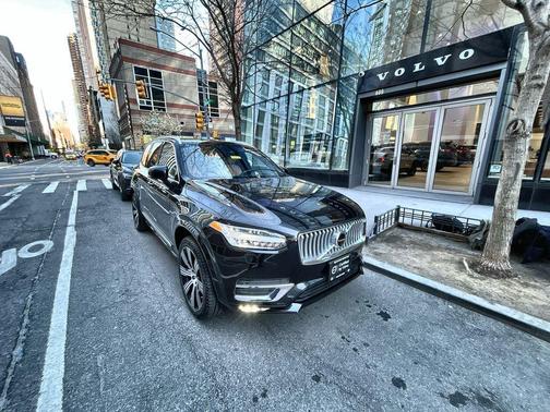 Onyx Black Metallic 2023 Volvo XC90 B6 Ultimate 7-Seater