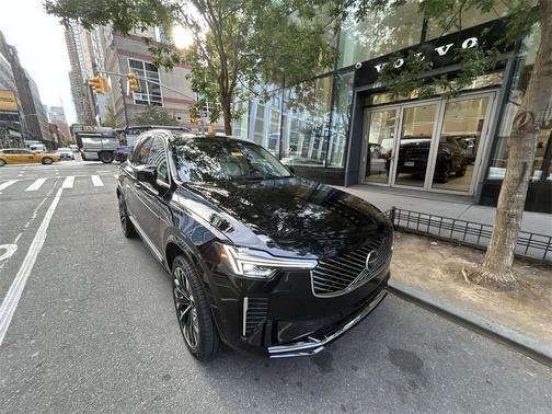 2025 Volvo XC90 B6 Ultra