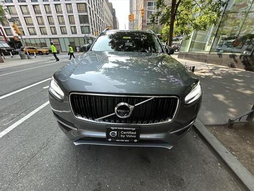 2019 Volvo XC90 T6 Momentum