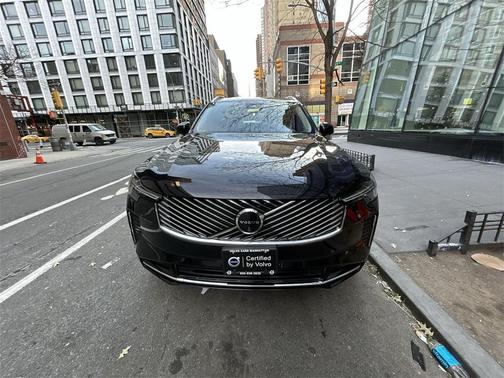 2025 Volvo XC90 B5 Plus 7-Seater