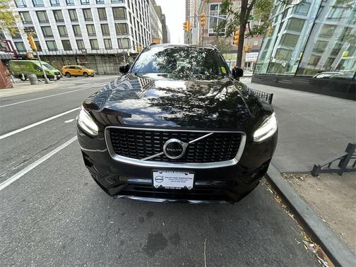2020 Volvo XC90 T6 R-Design