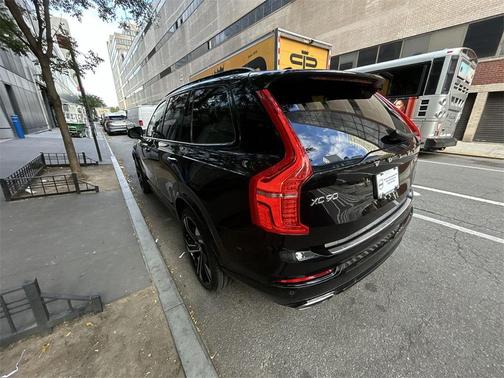 2020 Volvo XC90 T6 R-Design