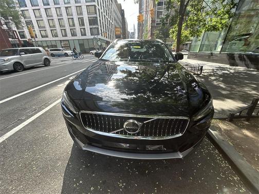 2024 Volvo V90 Cross Country B6 Plus