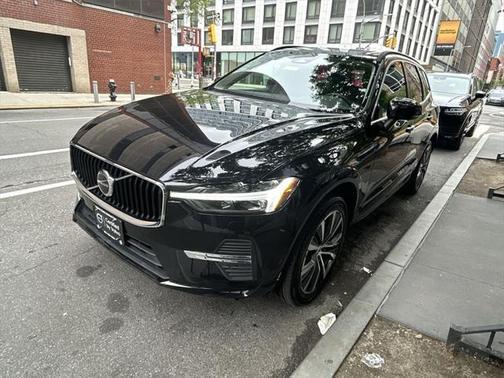 2022 Volvo XC60 Momentum
