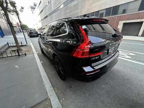 2022 Volvo XC60 Momentum
