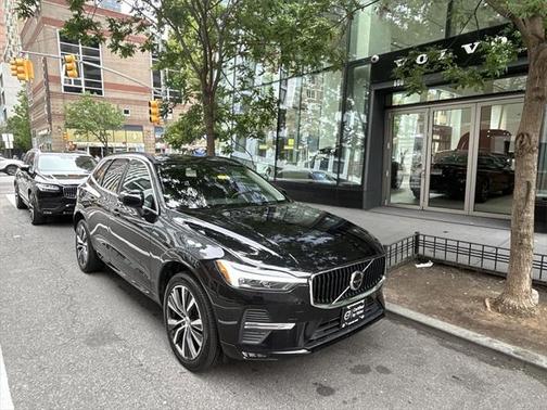 2022 Volvo XC60 Momentum
