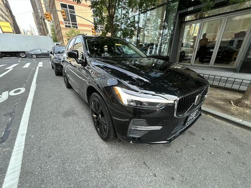 2022 Volvo XC60 Momentum