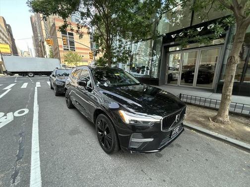 2022 Volvo XC60 Momentum