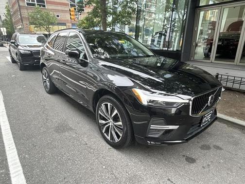 2022 Volvo XC60 Momentum