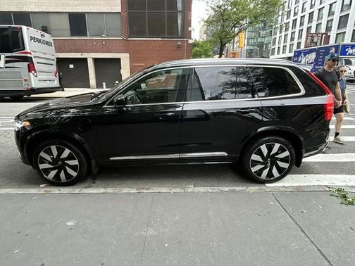 2024 Volvo XC90 Recharge Plug-In Hybrid T8 Ultimate 6-Seater