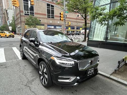 2024 Volvo XC90 Recharge Plug-In Hybrid T8 Ultimate 6-Seater