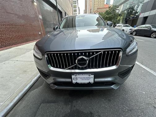 2020 Volvo XC90 T6 Momentum