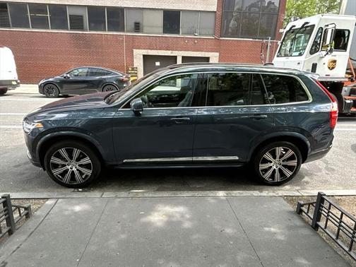 2023 Volvo XC90 B6 Ultimate 7-Seater