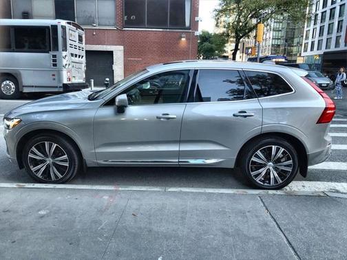2022 Volvo XC60 B5 Inscription