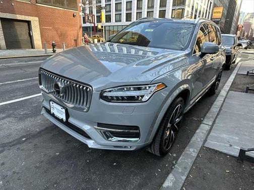 2025 Volvo XC90 B6 Plus 6-Seater