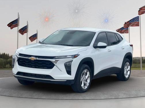 Summit White 2025 Chevrolet Trax LS