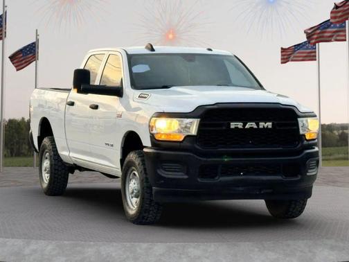 2022 RAM 2500 Tradesman Crew Cab 4x4 6'4' Box