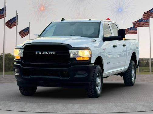 2022 RAM 2500 Tradesman Crew Cab 4x4 6'4' Box