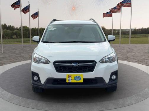 Crystal White Pearl 2019 Subaru Crosstrek 2.0i Premium