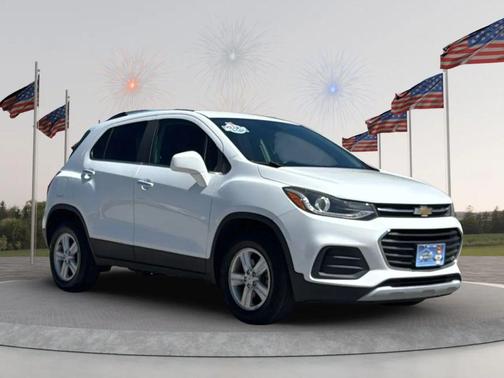 White 2018 Chevrolet Trax LT