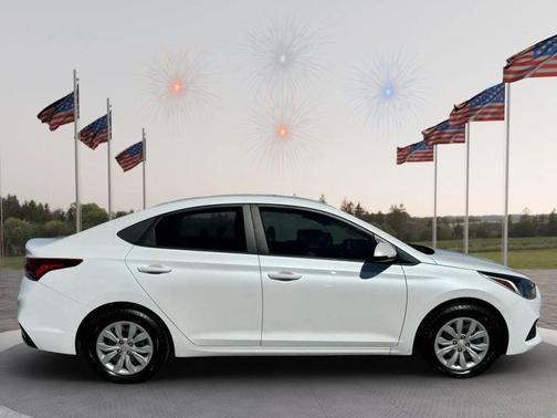 2022 Hyundai Accent SE