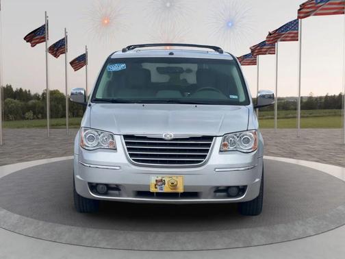 Bright Silver Metallic Clearcoat 2008 Chrysler Town & Country Limited