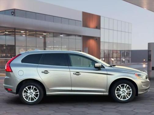 2015 Volvo XC60 T5 Platinum