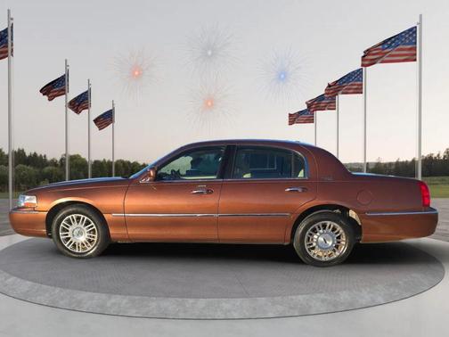 2011 Lincoln Town Car Signature