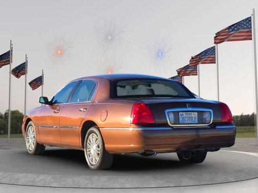 2011 Lincoln Town Car Signature