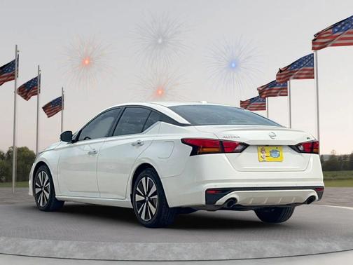 Pearl White Tricoat 2019 Nissan Altima 2.5 SV