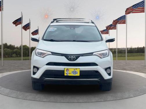 Blizzard Pearl 2018 Toyota RAV4 Limited