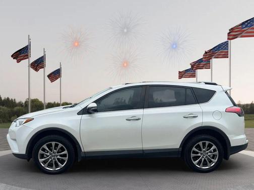 Blizzard Pearl 2018 Toyota RAV4 Limited