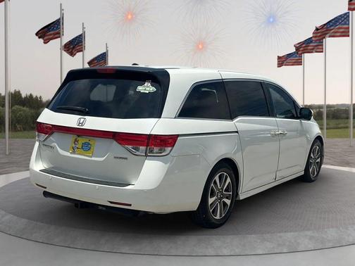 White Diamond Pearl 2016 Honda Odyssey Touring