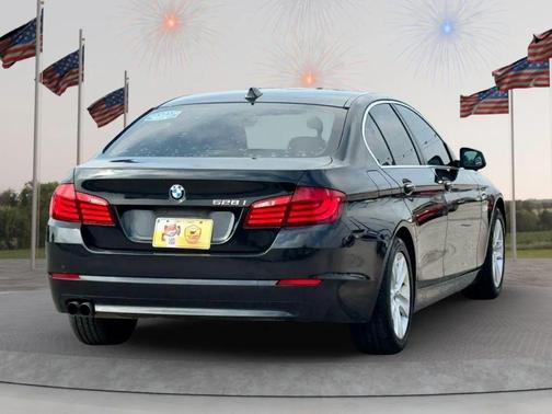 2013 BMW 528 528i Sedan 4D