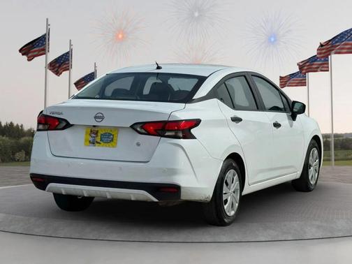 2023 Nissan Versa 1.6 S