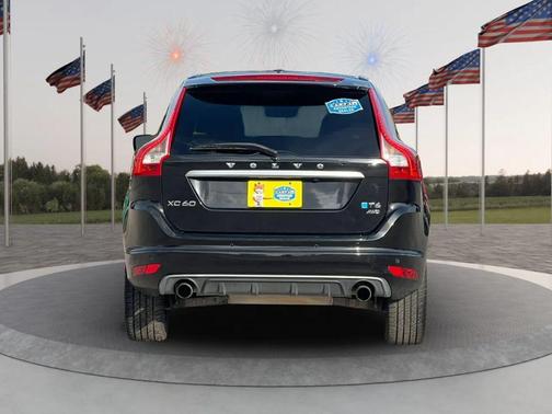 Black Sapphire Metallic 2014 Volvo XC60 T6 R-Design Platinum