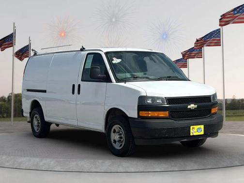 Summit White 2021 Chevrolet Express 3500 RWD 3500 Regular Wheelbase WT