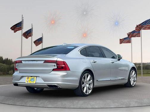 Bright Silver Metallic 2018 Volvo S90 T6 Inscription