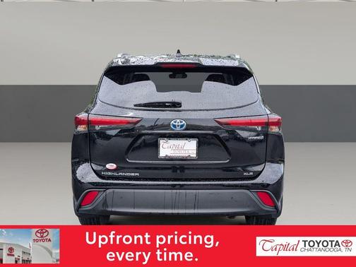 Midnight Black 2024 Toyota Highlander Hybrid XLE