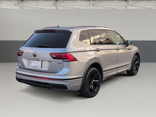 2023 Volkswagen Tiguan 2.0T SE R-Line Black 4MOTION