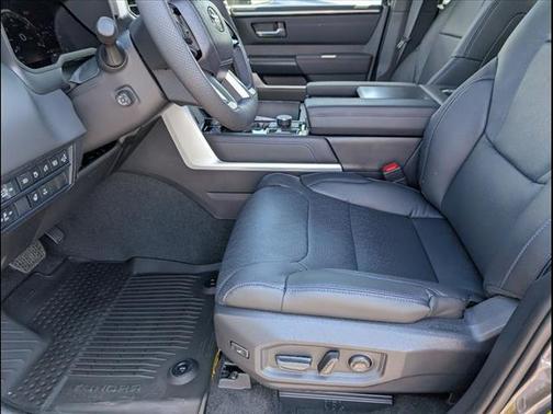 2025 Toyota Tundra Hybrid Platinum